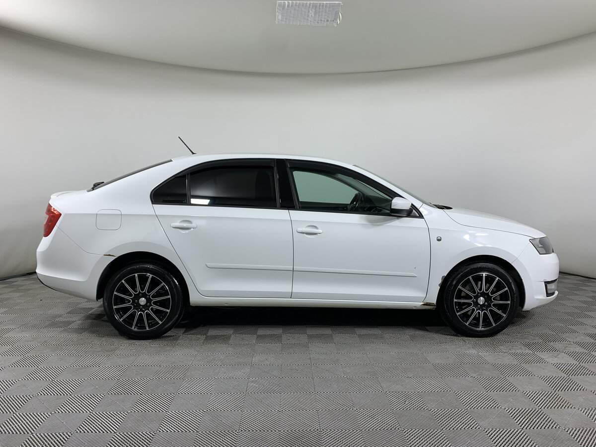 Купить Skoda Rapid с пробегом. Фото: #3