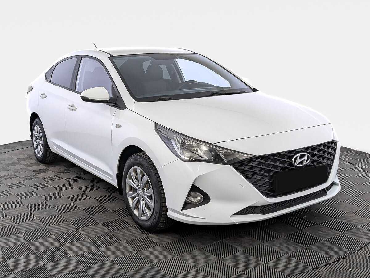 Купить Hyundai Solaris с пробегом. Фото: #2
