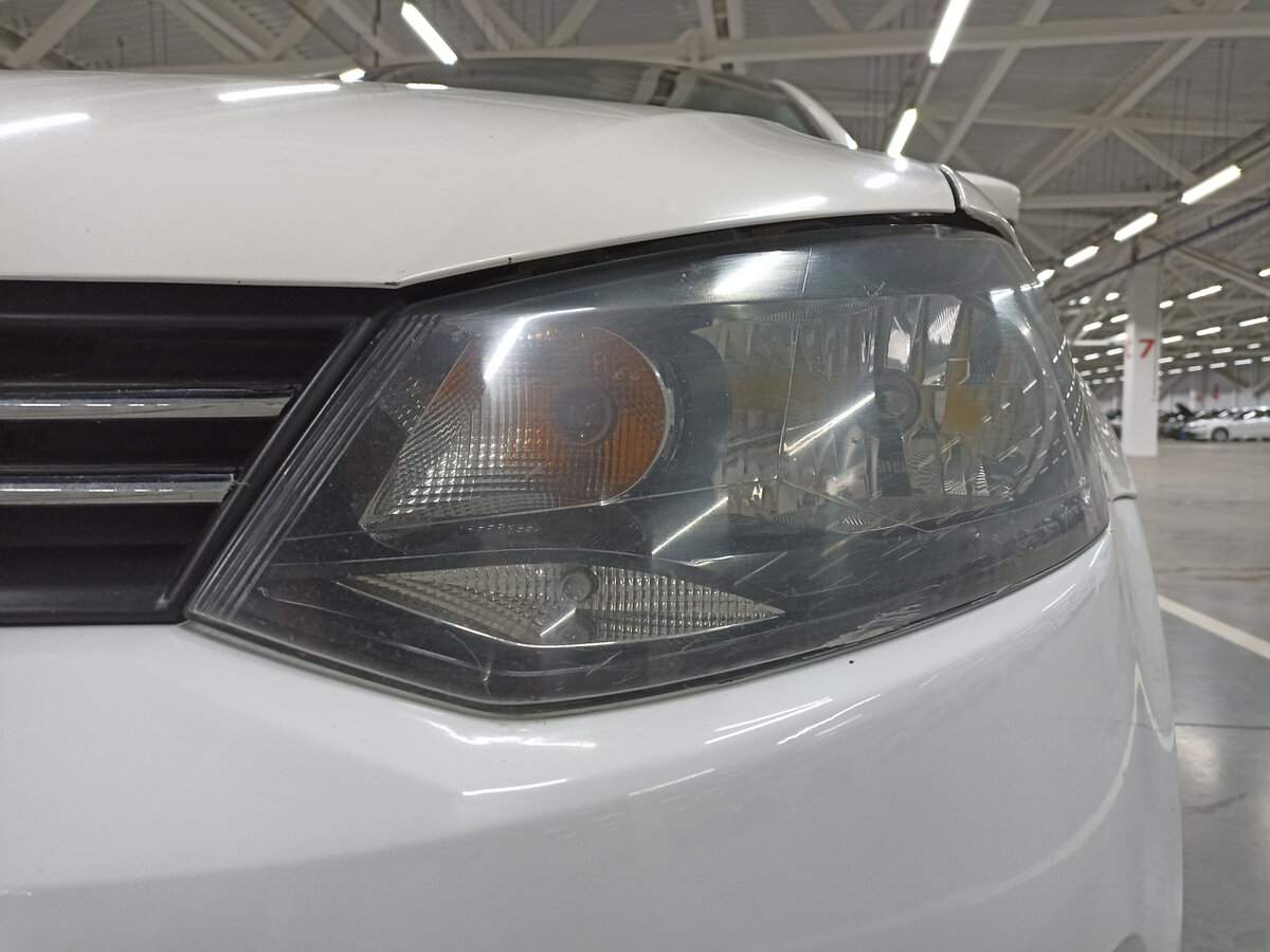 Купить Volkswagen Polo с пробегом. Фото: #15