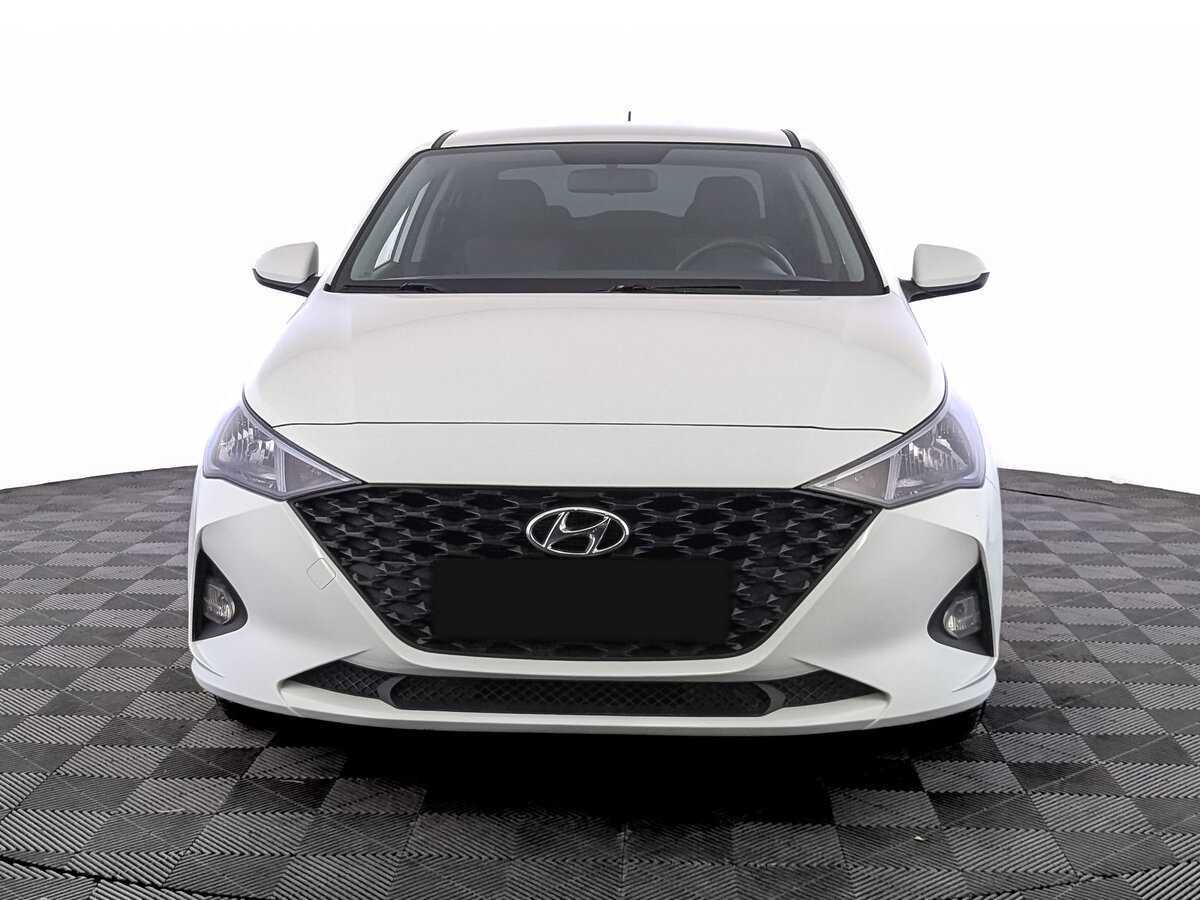 Купить Hyundai Solaris с пробегом. Фото: #1