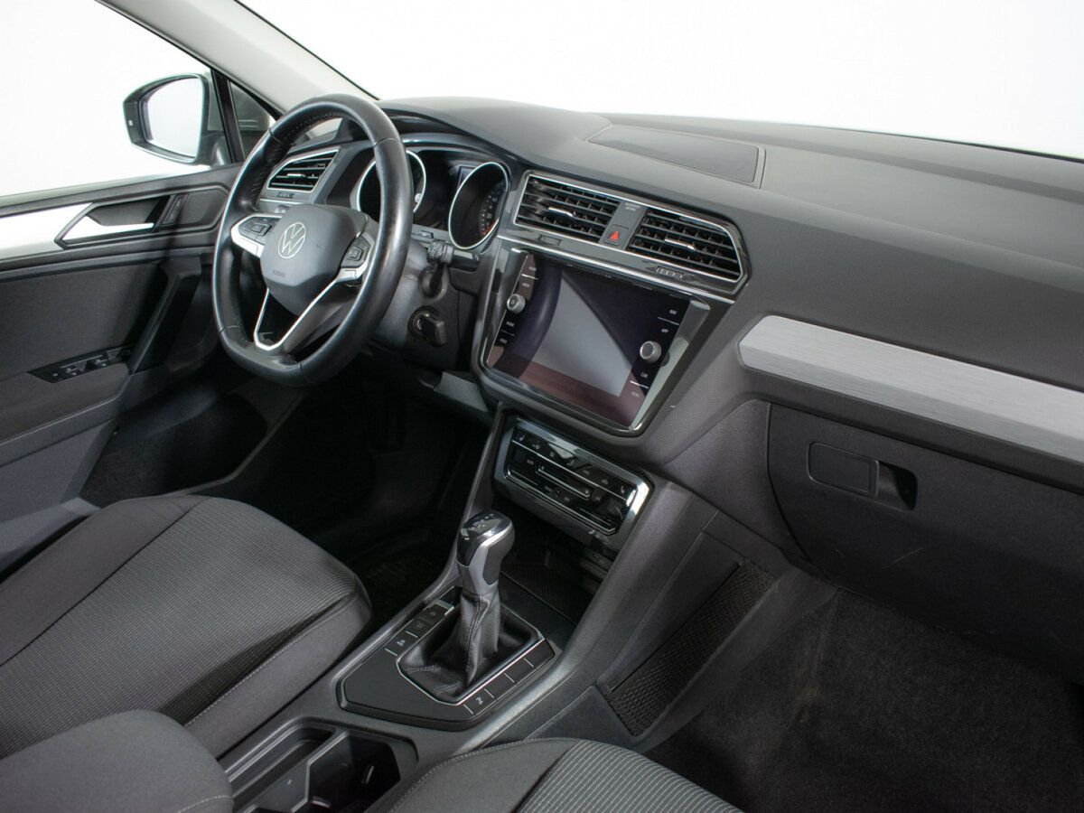 Купить Volkswagen Tiguan с пробегом. Фото: #8