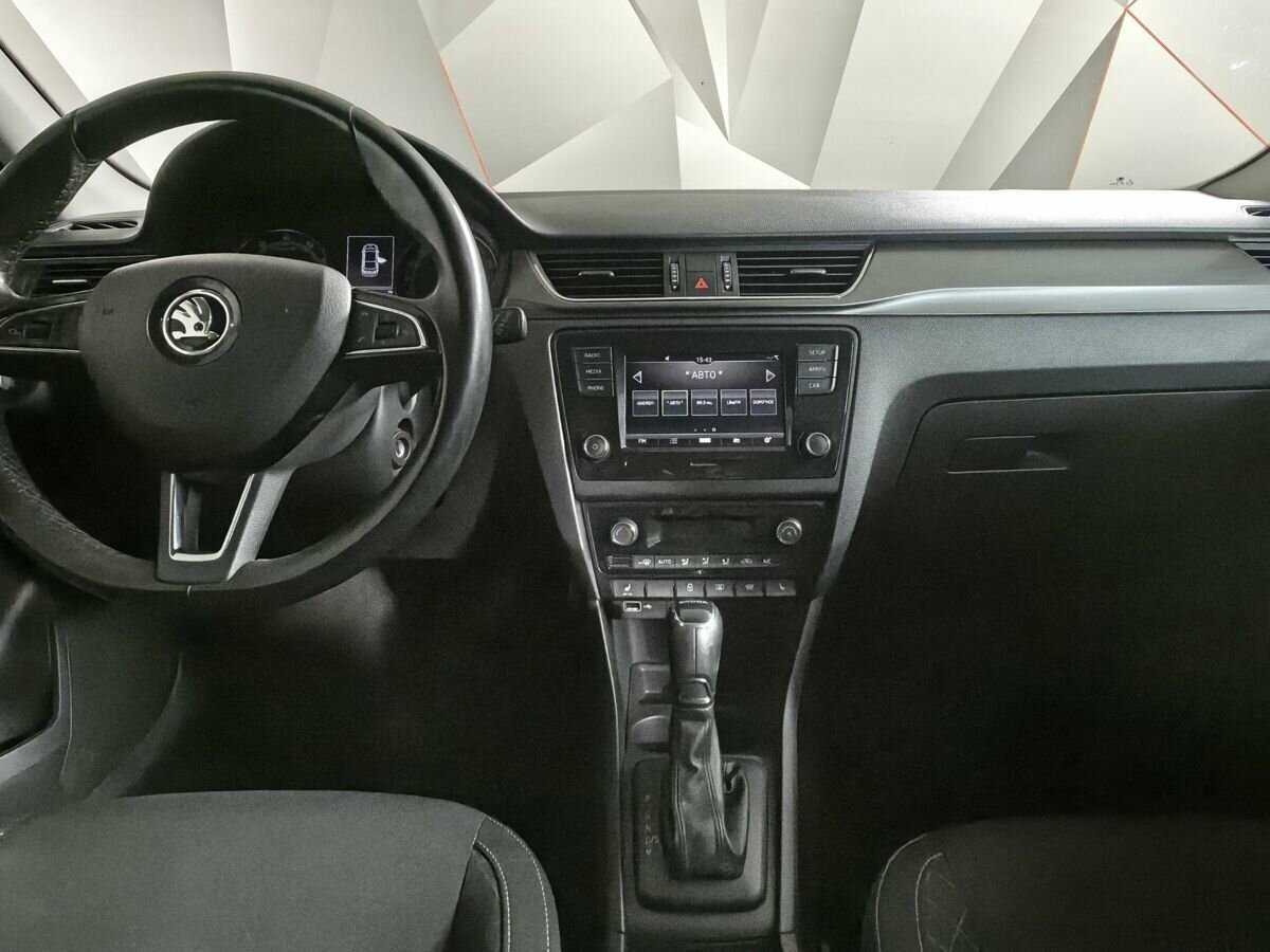 Купить Skoda Rapid с пробегом. Фото: #10
