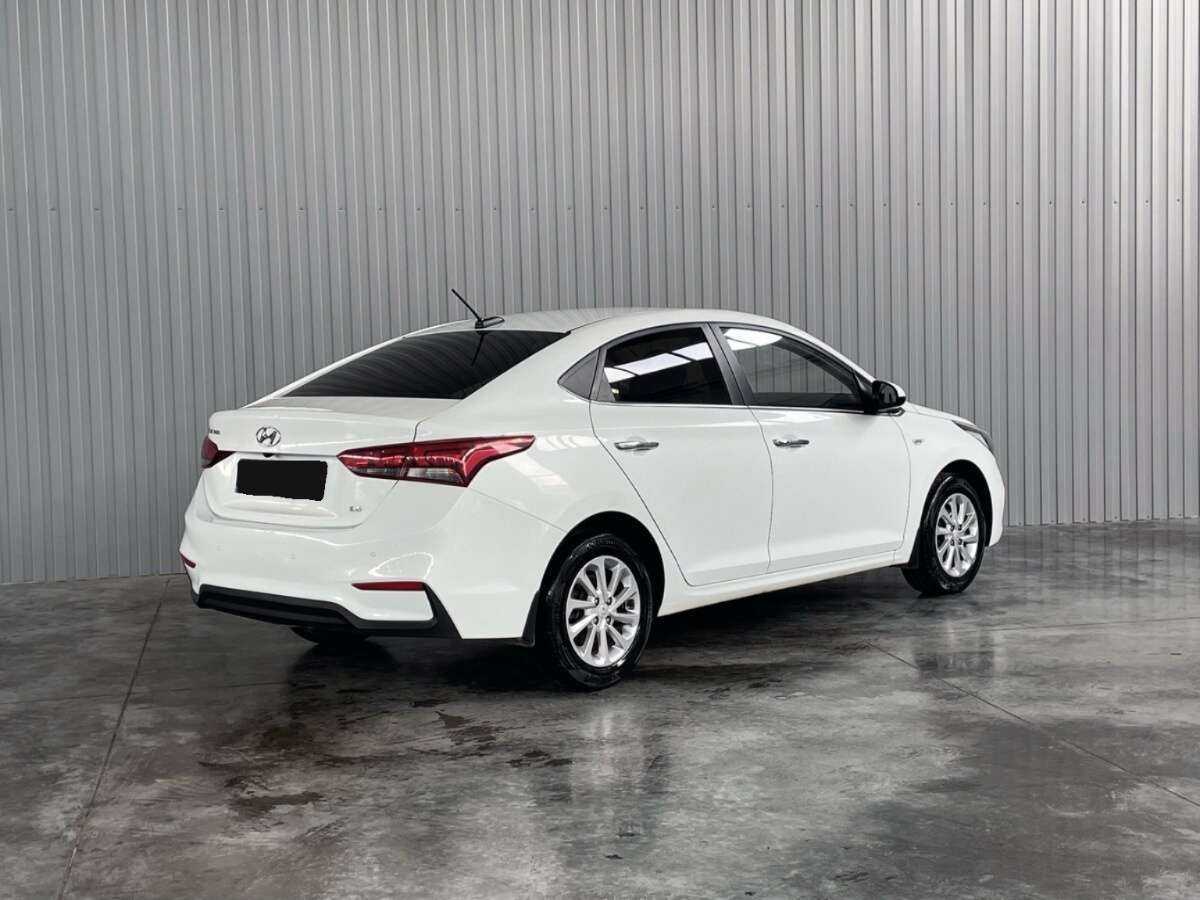 Купить Hyundai Solaris с пробегом. Фото: #4