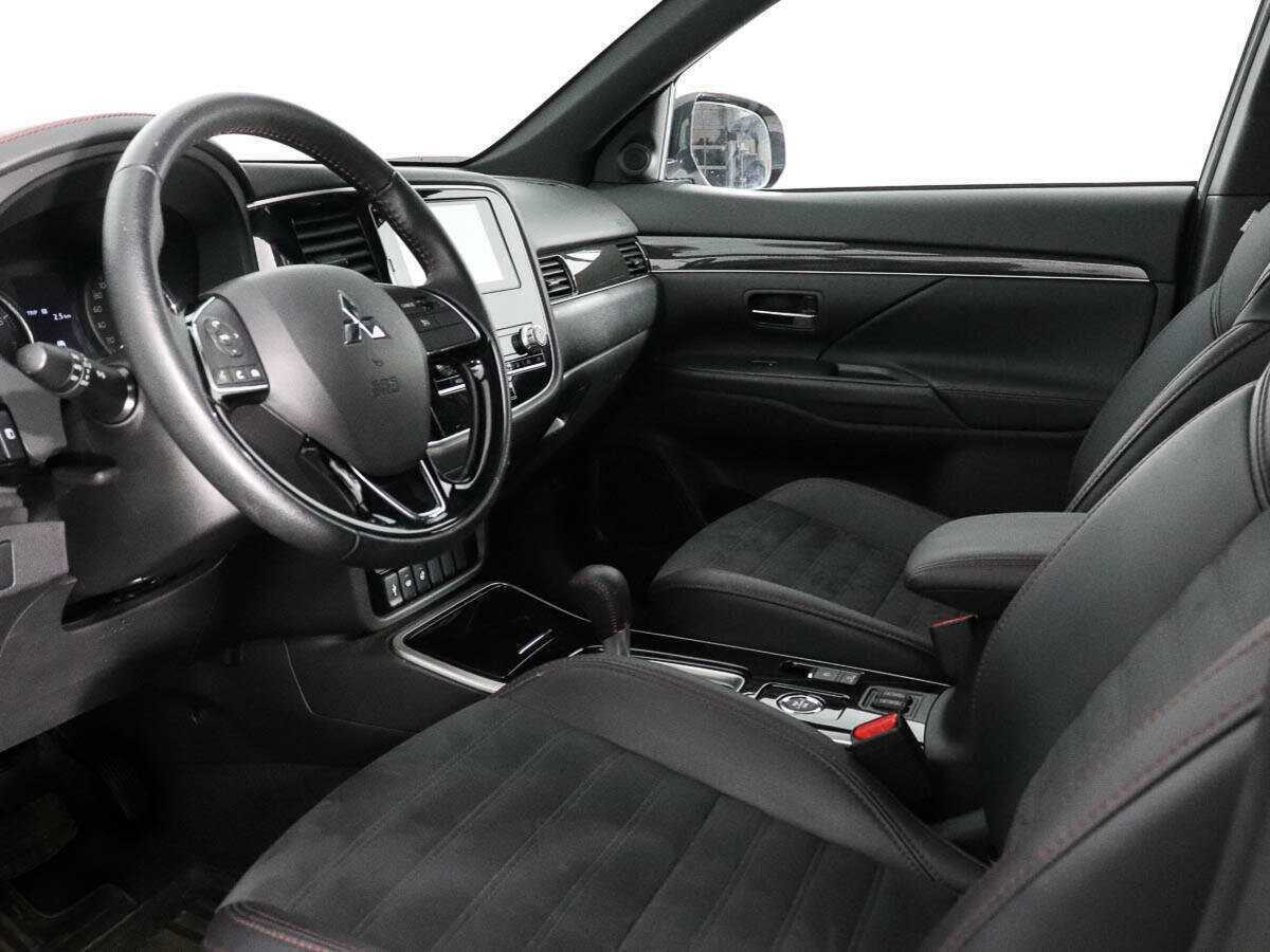 Купить Mitsubishi Outlander с пробегом. Фото: #10