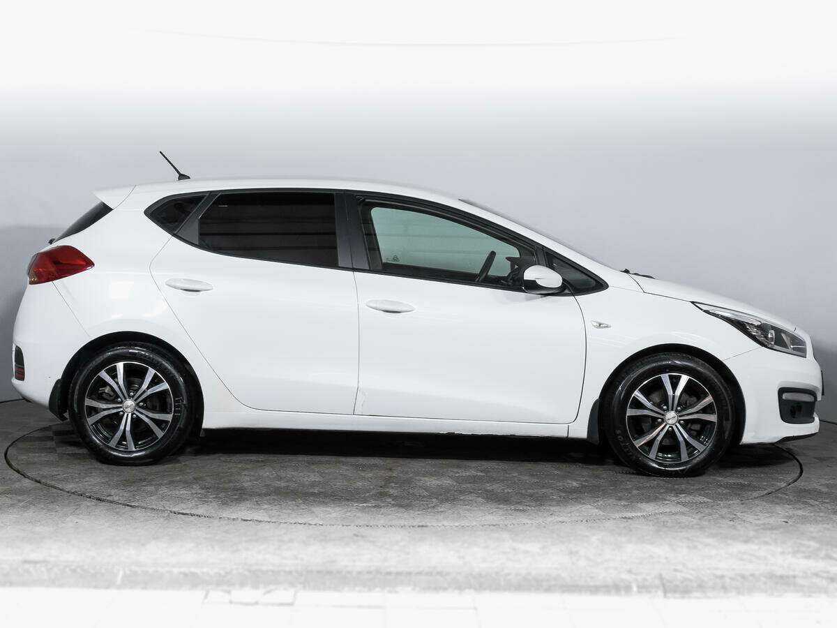 Купить Kia Ceed с пробегом. Фото: #3