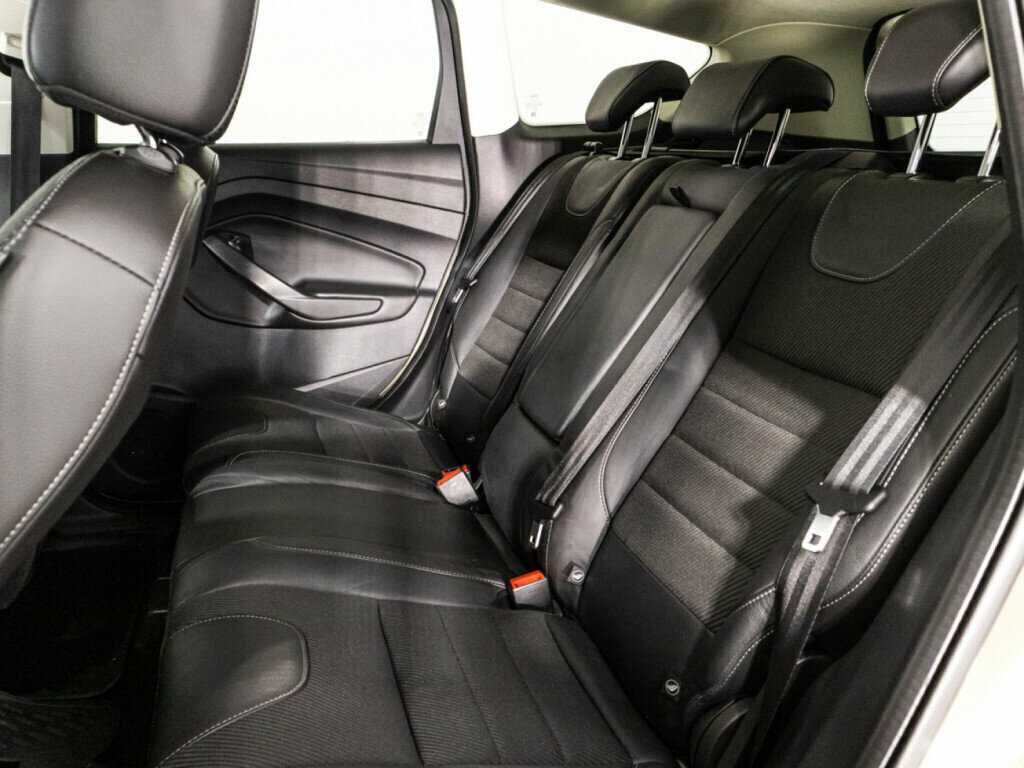 Купить Ford Kuga с пробегом. Фото: #9
