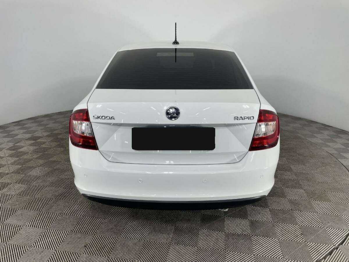 Купить Skoda Rapid с пробегом. Фото: #2