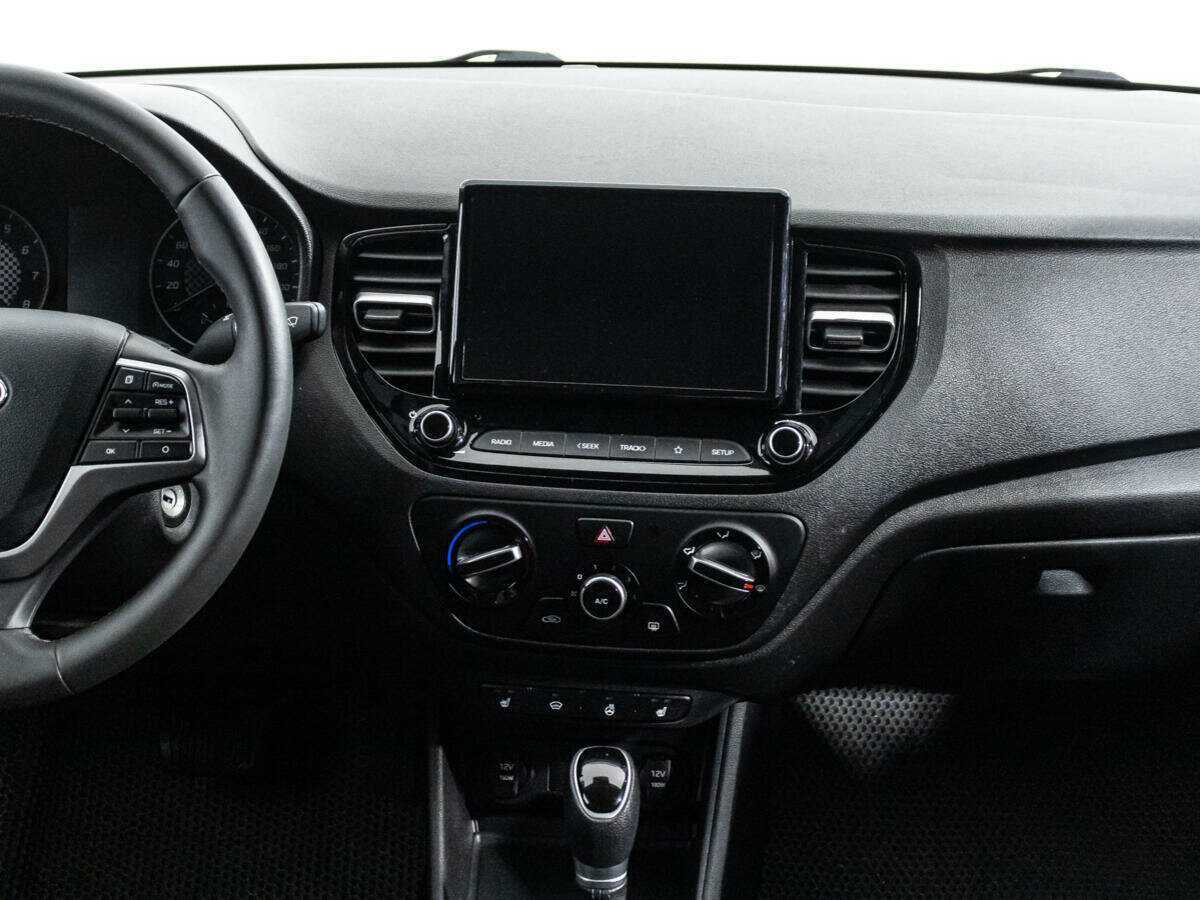 Купить Hyundai Solaris с пробегом. Фото: #13