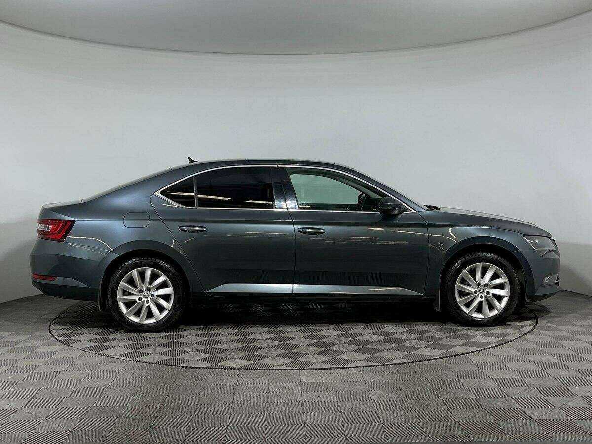 Купить Skoda Superb с пробегом. Фото: #3