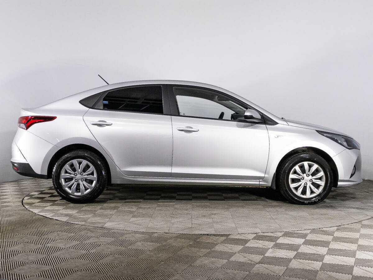 Купить Hyundai Solaris с пробегом. Фото: #3