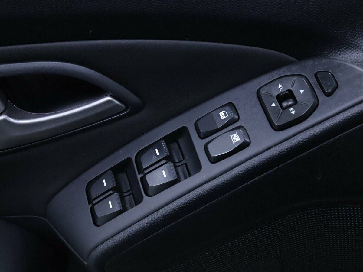 Купить Hyundai ix35 с пробегом. Фото: #7
