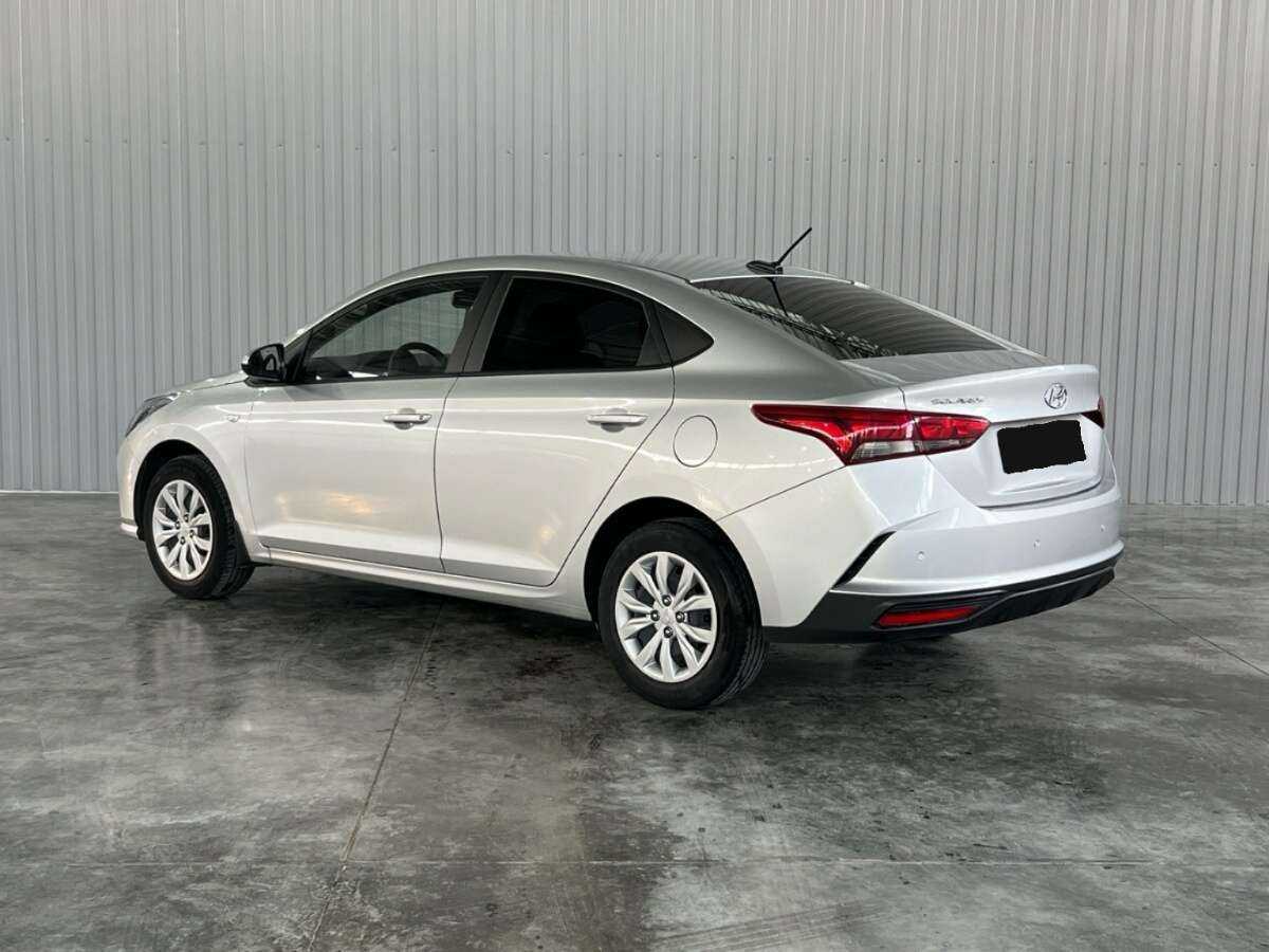 Купить Hyundai Solaris с пробегом. Фото: #4