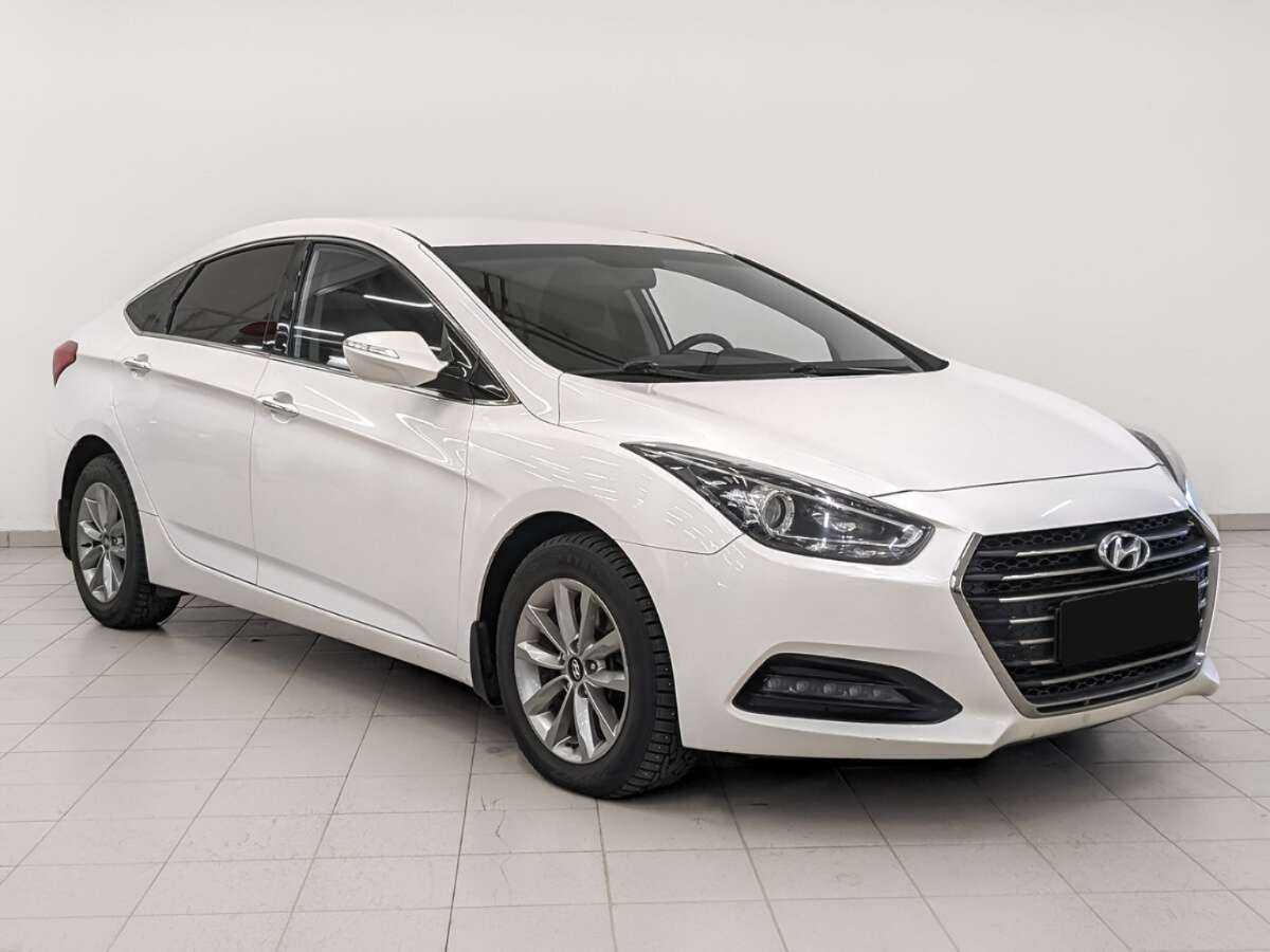 Купить Hyundai i40 с пробегом. Фото: #2