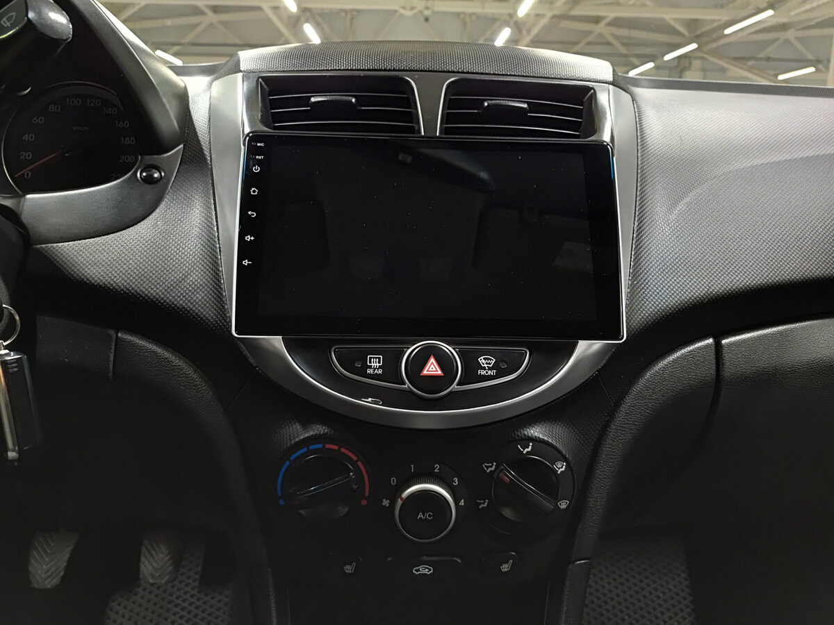 Купить Hyundai Solaris с пробегом. Фото: #14