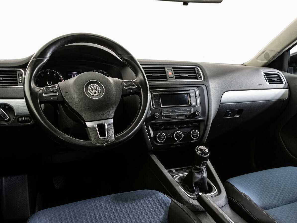 Купить Volkswagen Jetta с пробегом. Фото: #8