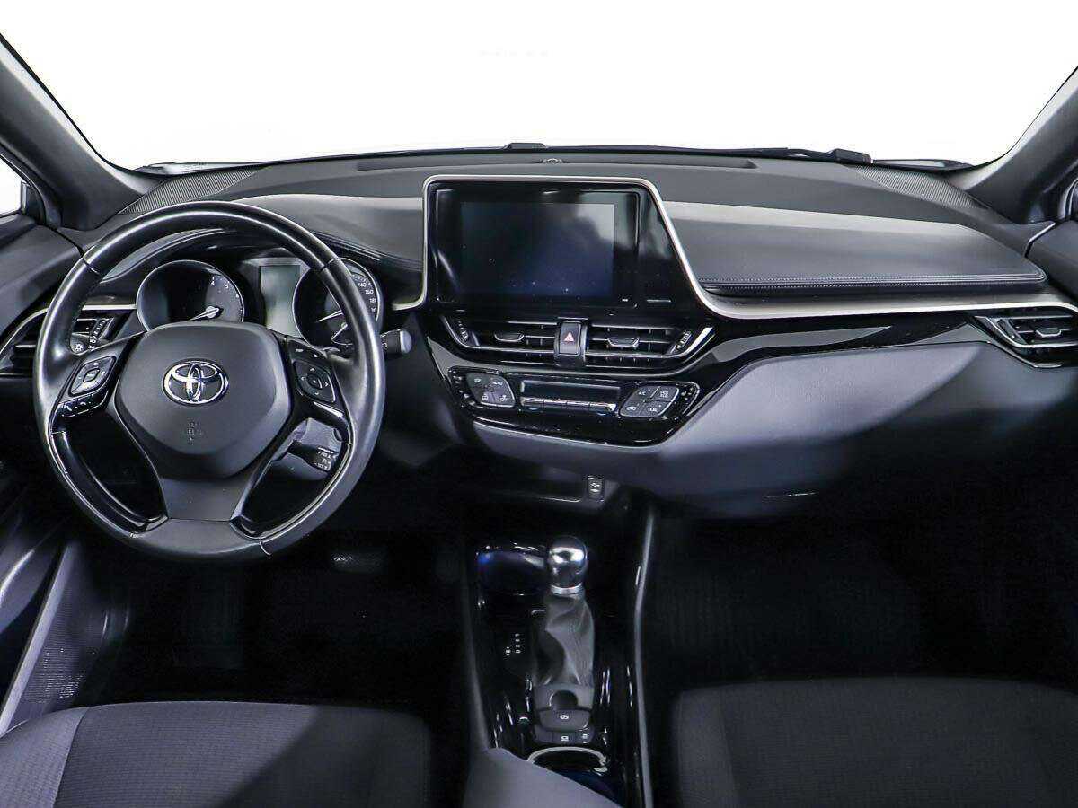 Купить Toyota C-HR с пробегом. Фото: #10