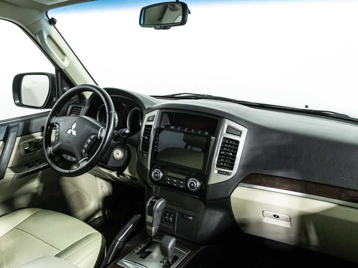 Купить Mitsubishi Pajero с пробегом. Фото: #6