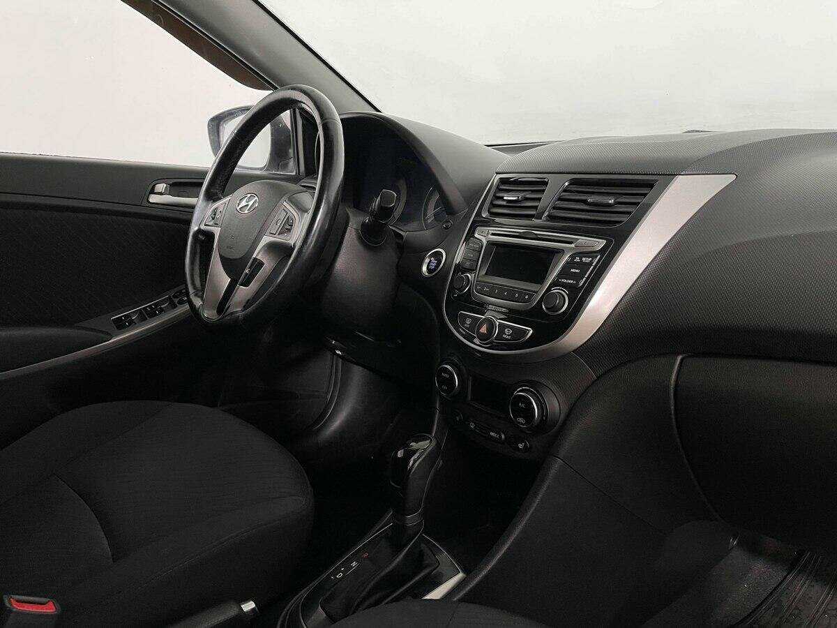 Купить Hyundai Solaris с пробегом. Фото: #6