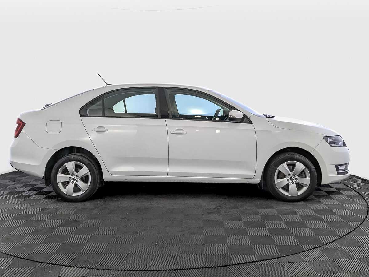 Купить Skoda Rapid с пробегом. Фото: #3