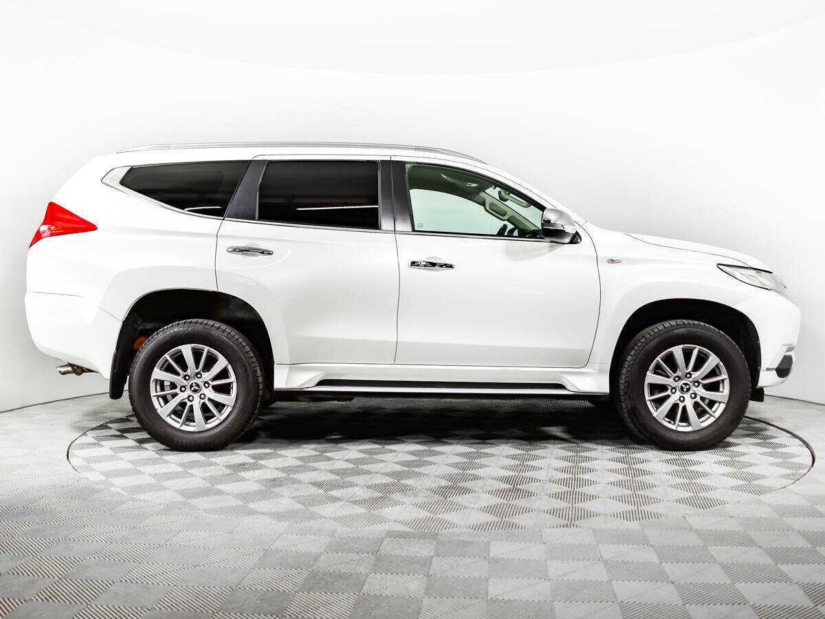 Купить Mitsubishi Pajero Sport с пробегом. Фото: #3
