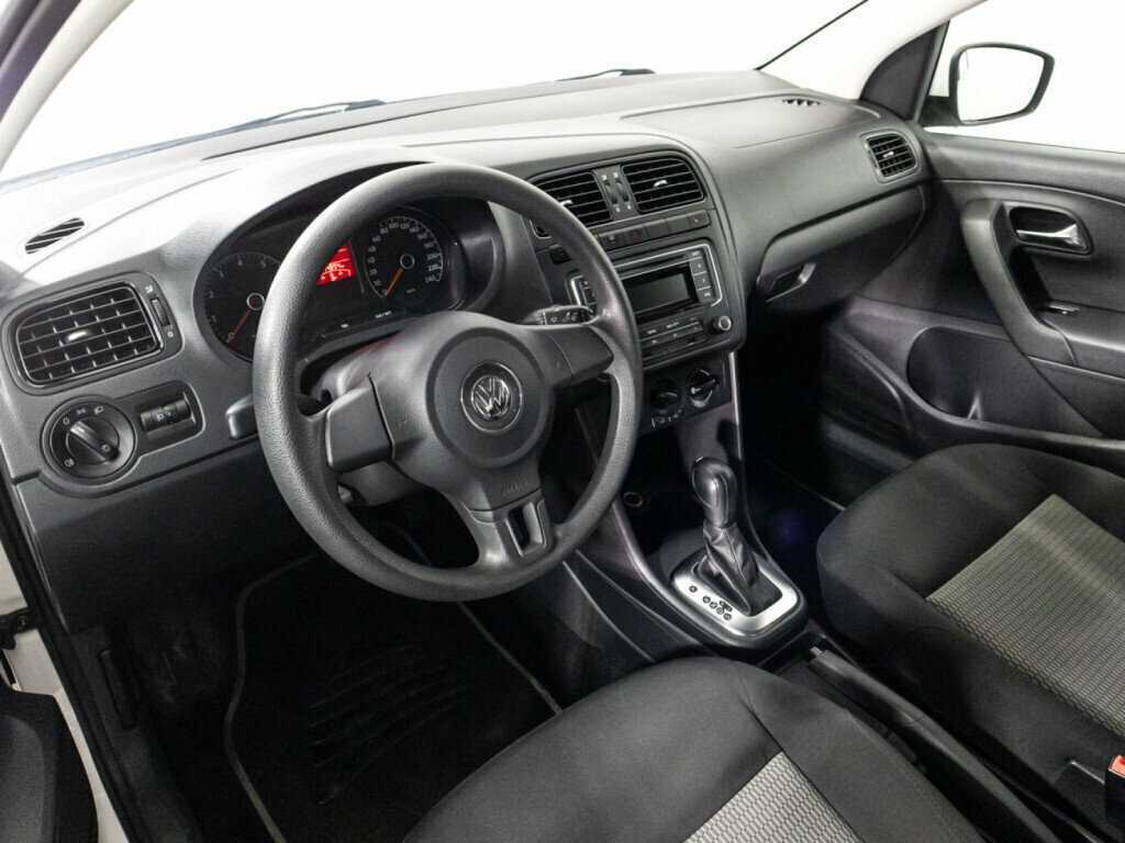 Купить Volkswagen Polo с пробегом. Фото: #10
