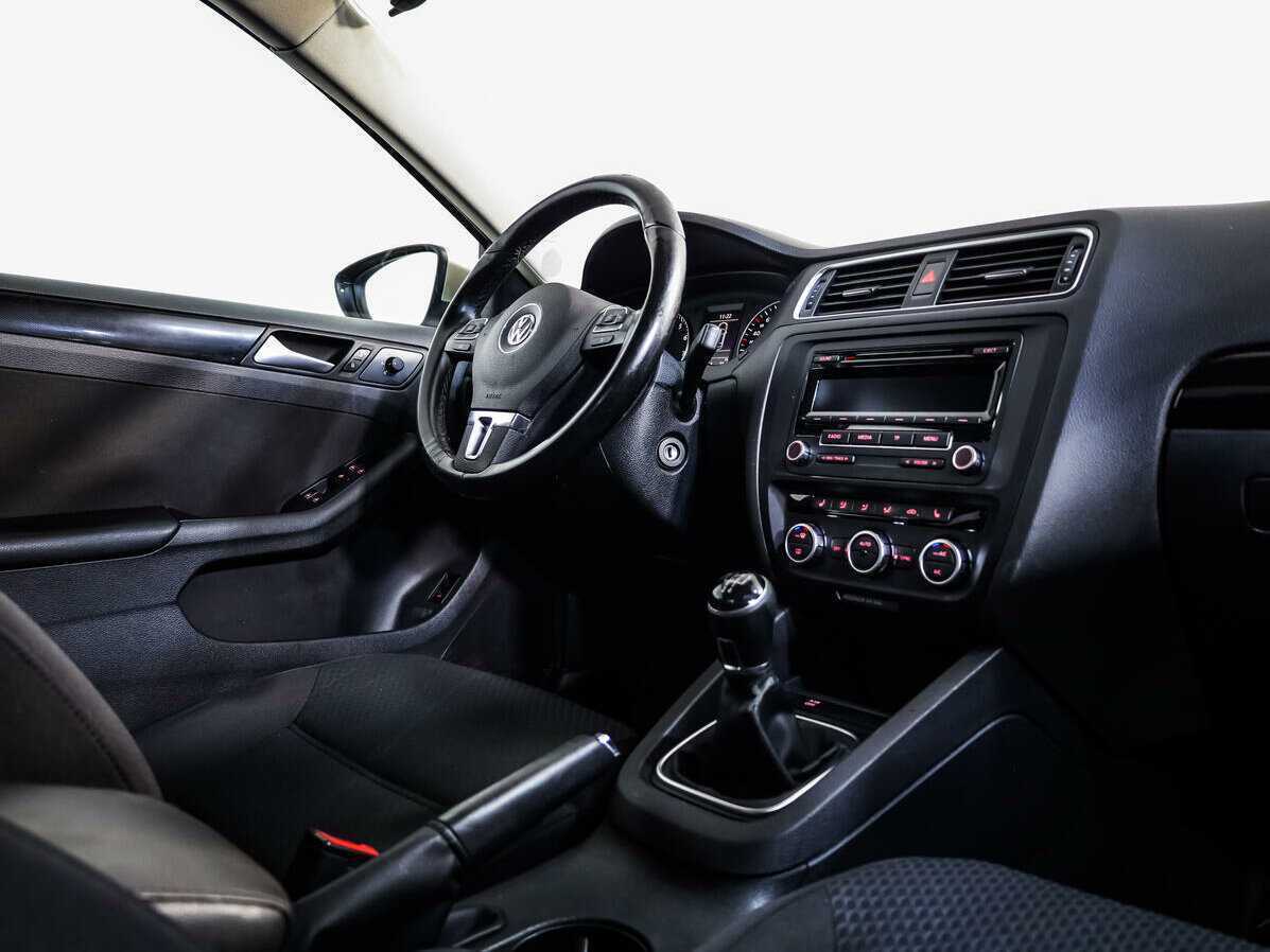 Купить Volkswagen Jetta с пробегом. Фото: #7