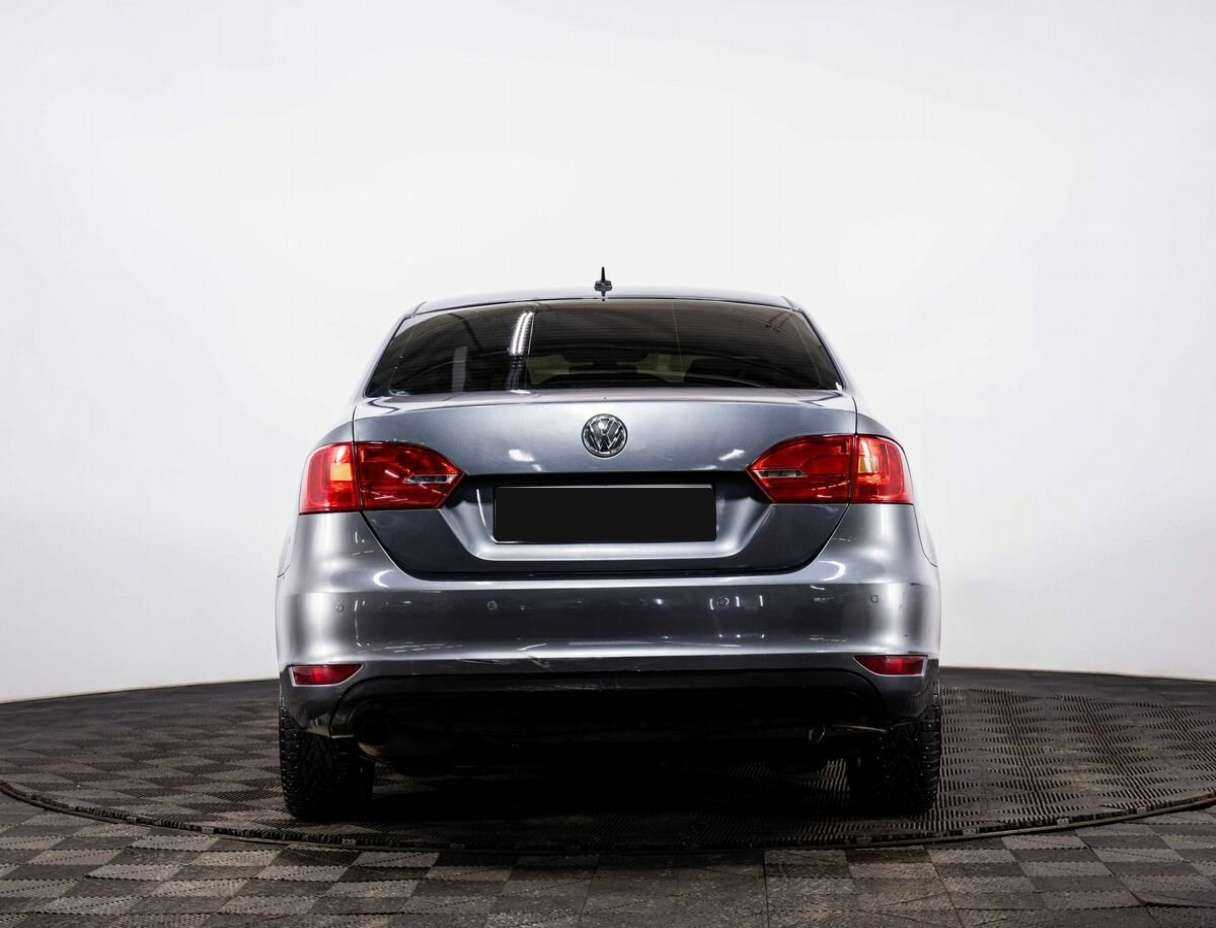Купить Volkswagen Jetta с пробегом. Фото: #4