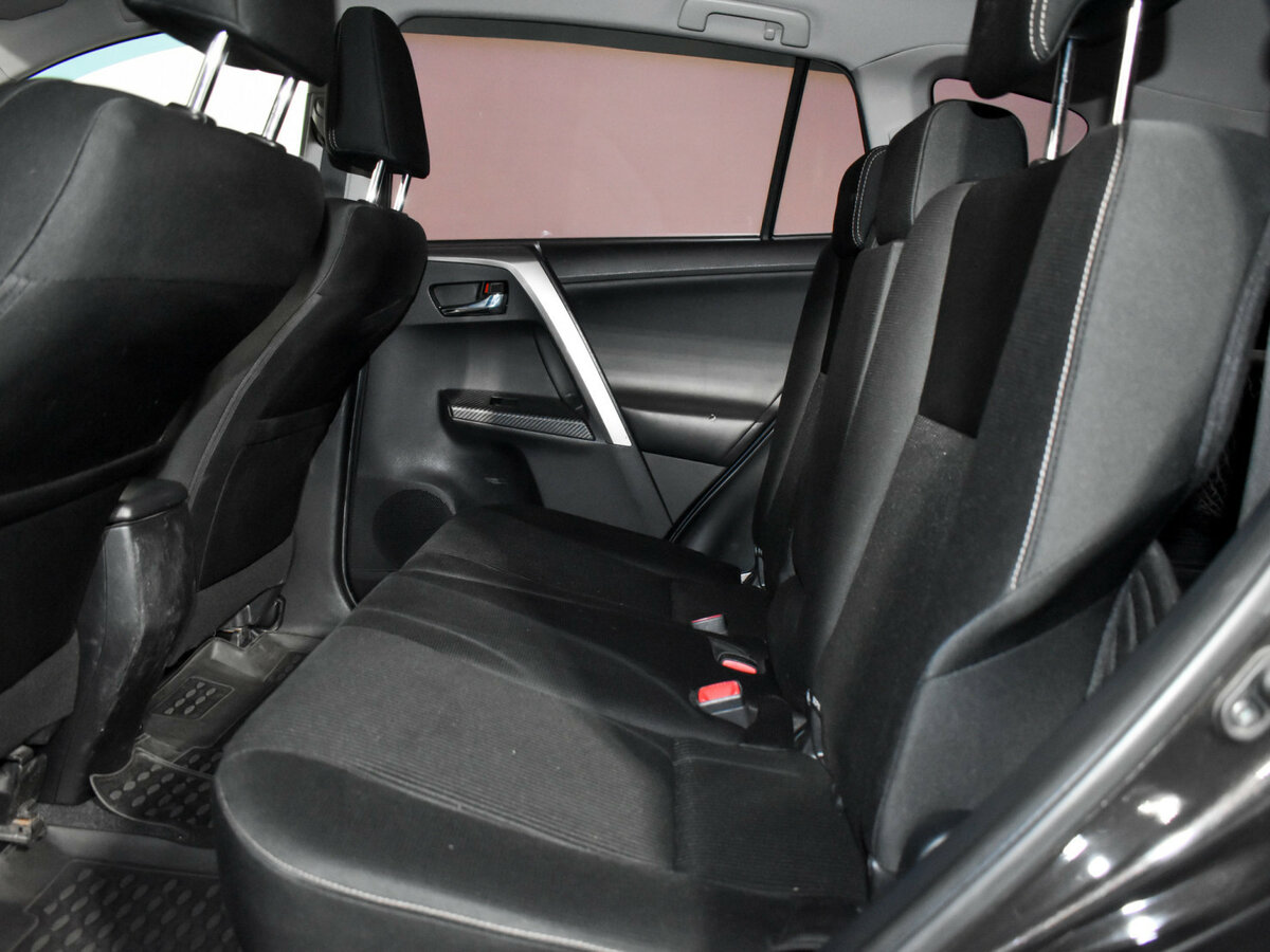 Купить Toyota RAV4 с пробегом. Фото: #10