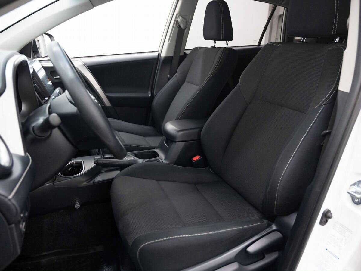 Купить Toyota RAV4 с пробегом. Фото: #10