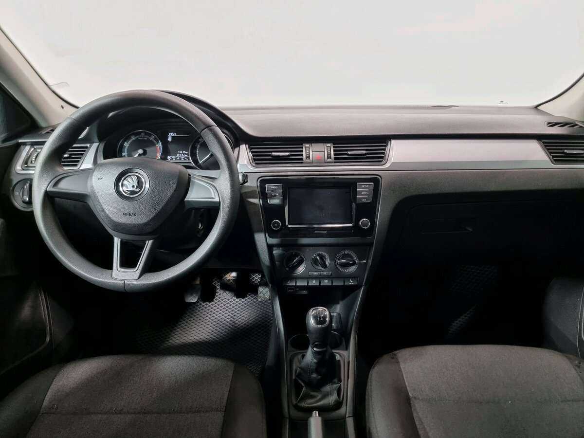 Купить Skoda Rapid с пробегом. Фото: #10