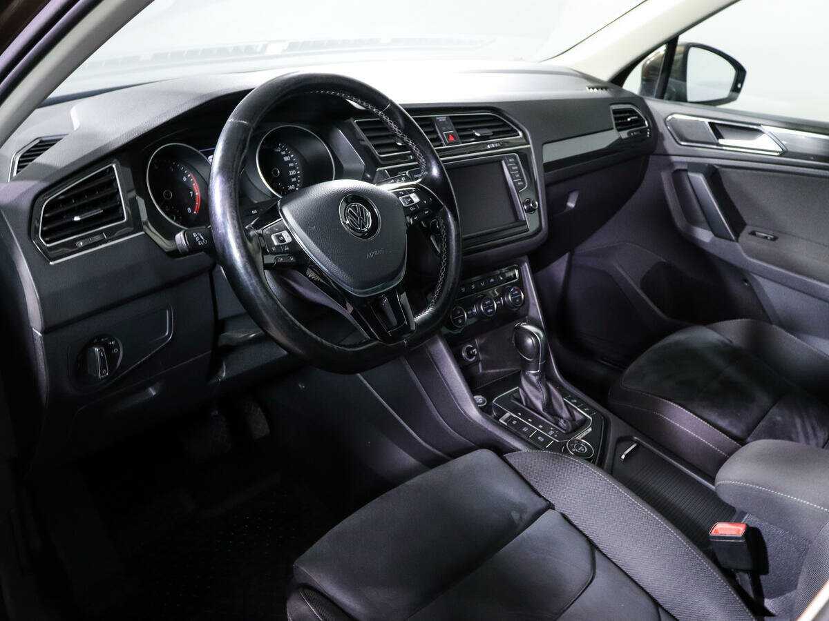 Купить Volkswagen Tiguan с пробегом. Фото: #13