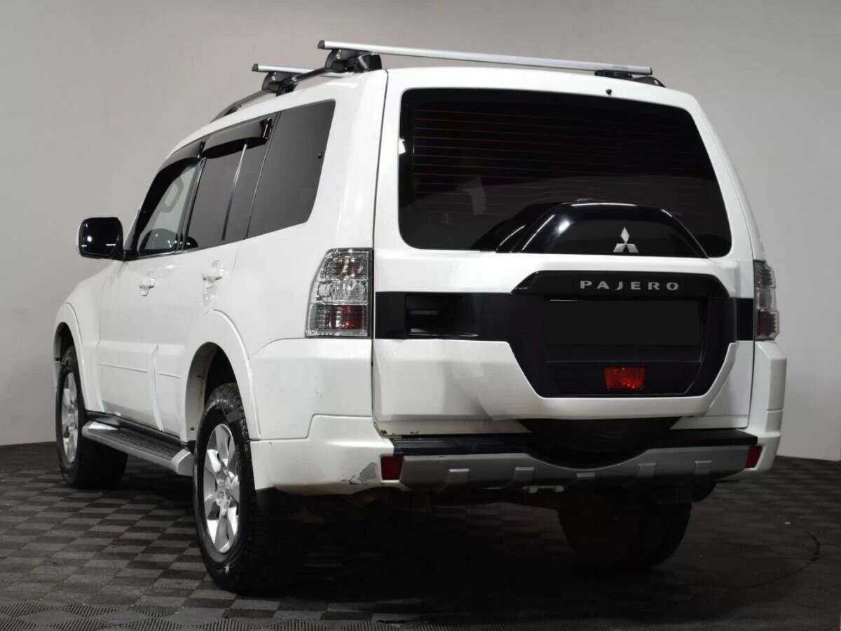 Купить Mitsubishi Pajero с пробегом. Фото: #3