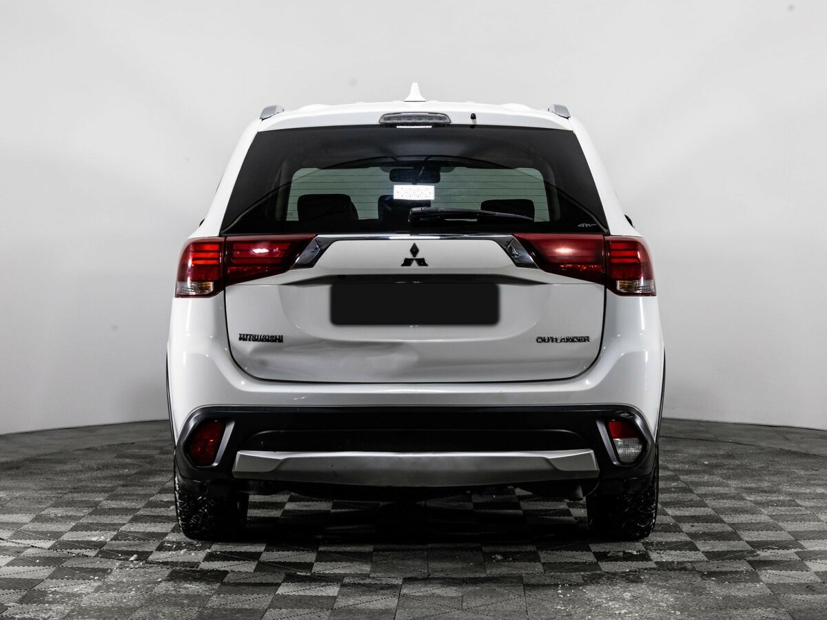Купить Mitsubishi Outlander с пробегом. Фото: #4