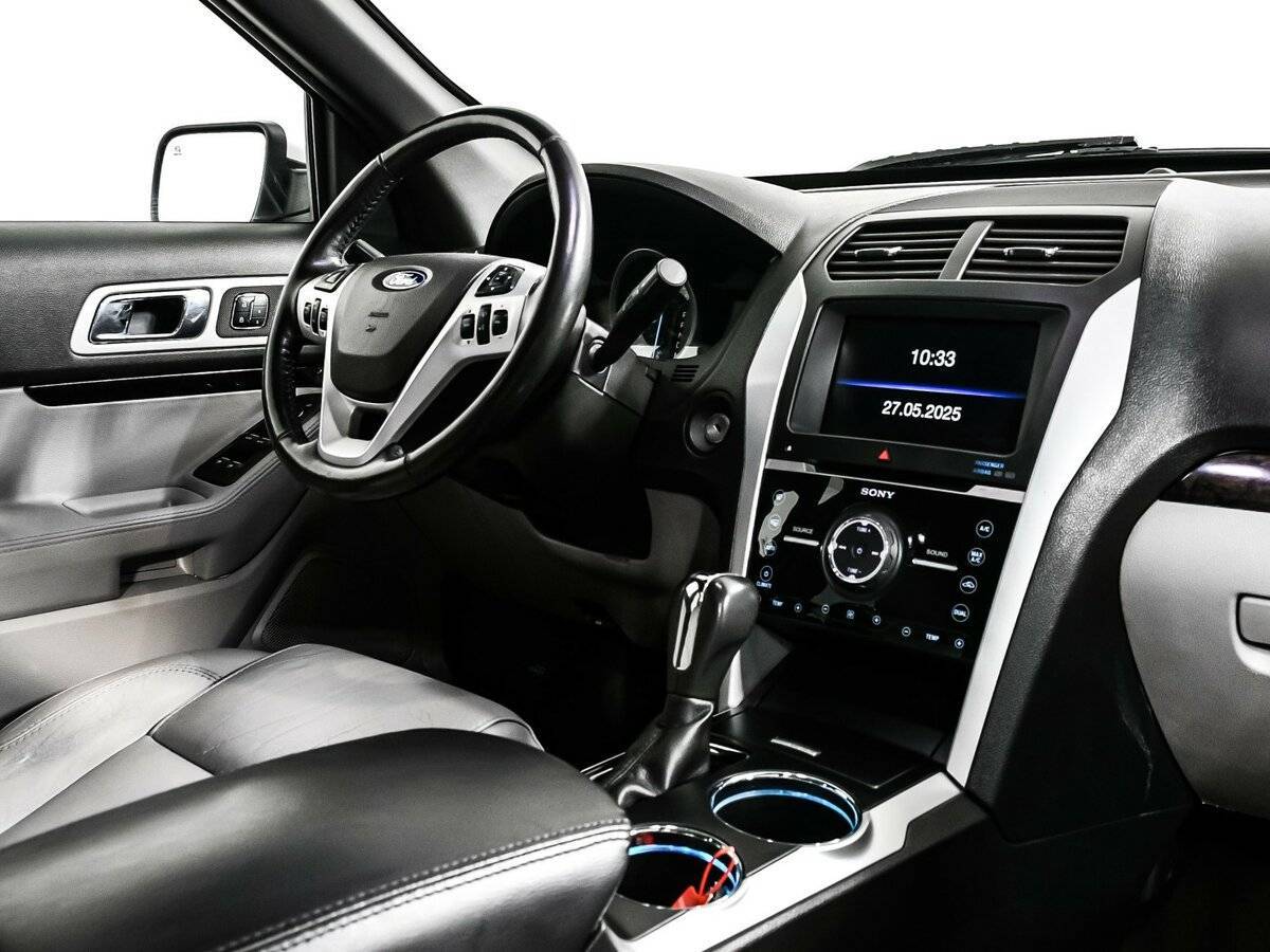 Купить Ford Explorer с пробегом. Фото: #8