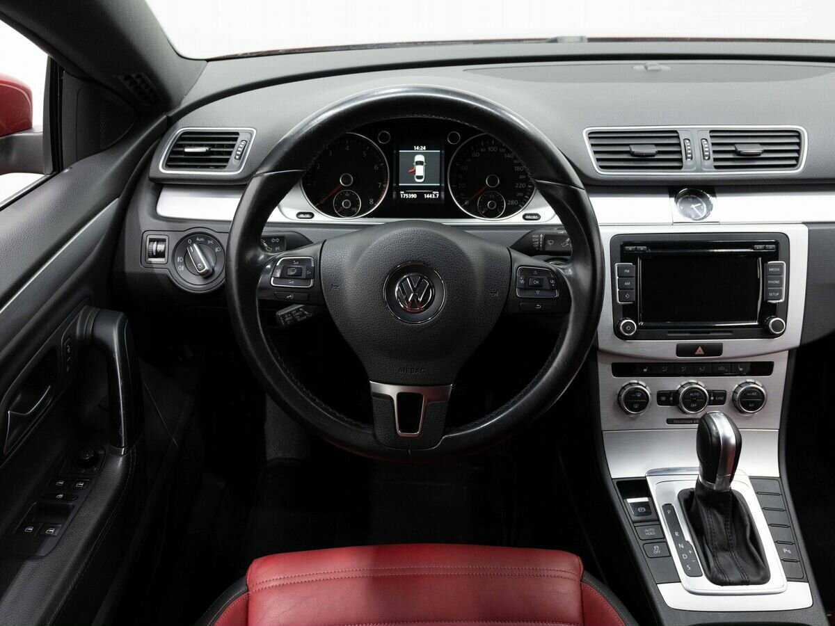 Купить Volkswagen Passat CC с пробегом. Фото: #14