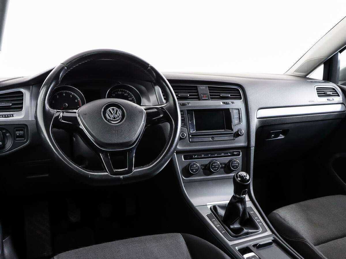Купить Volkswagen Golf с пробегом. Фото: #8
