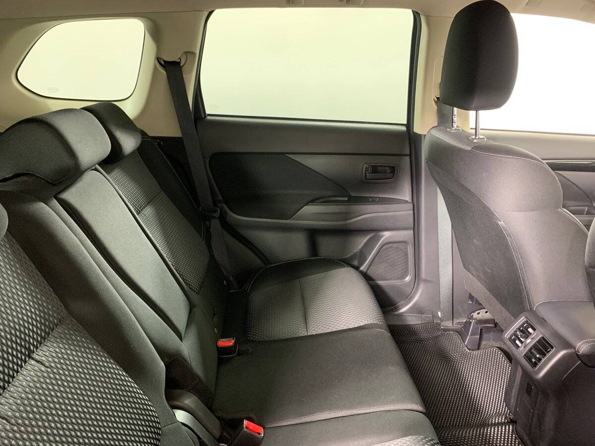 Купить Mitsubishi Outlander с пробегом. Фото: #16