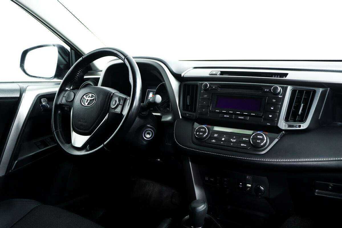 Купить Toyota RAV4 с пробегом. Фото: #8