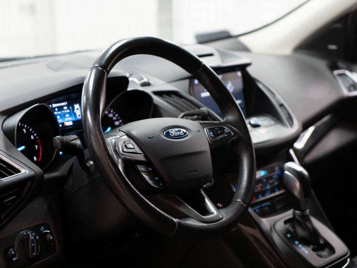 Купить Ford Kuga с пробегом. Фото: #4