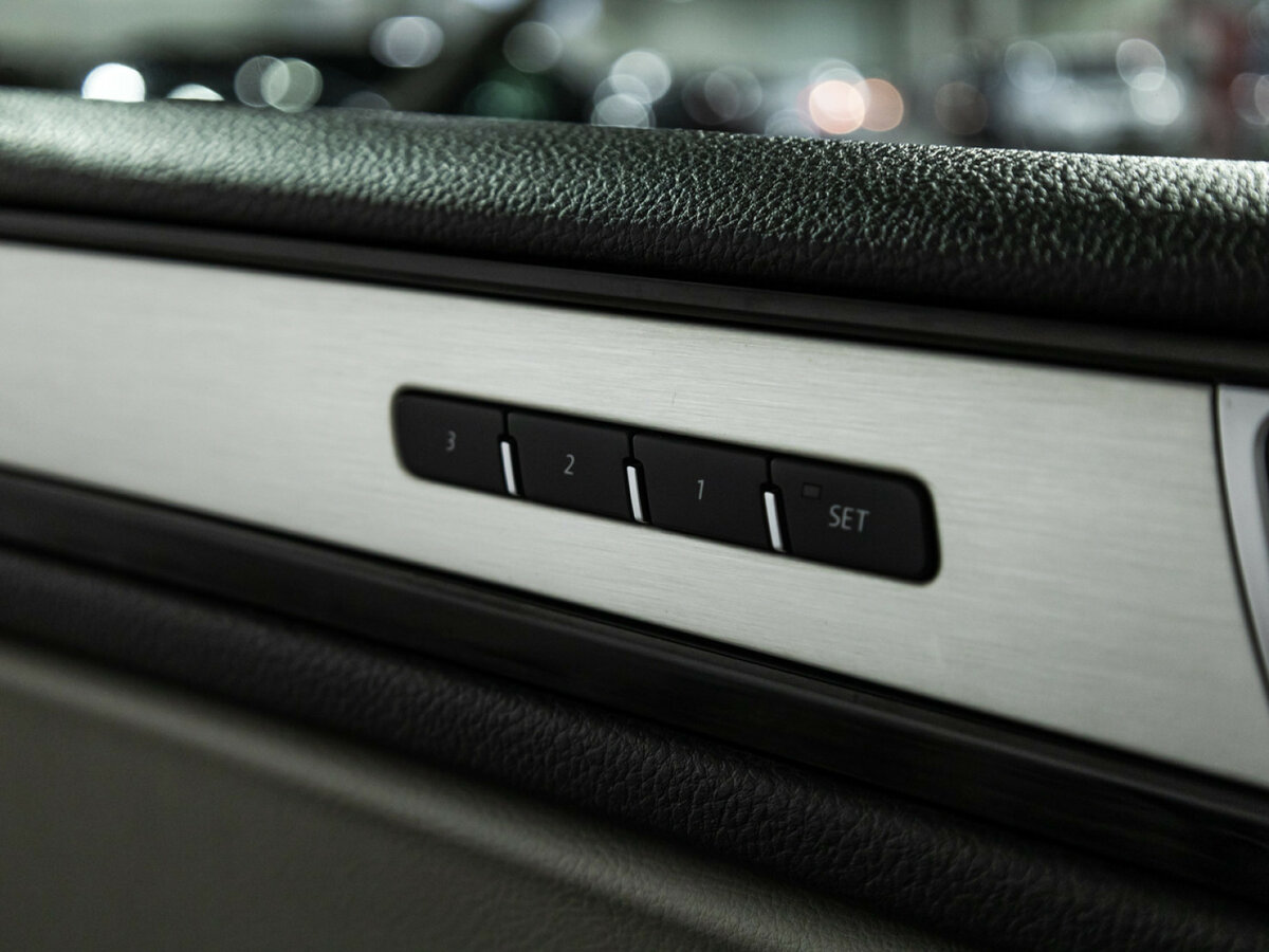 Купить Volkswagen Touareg с пробегом. Фото: #15