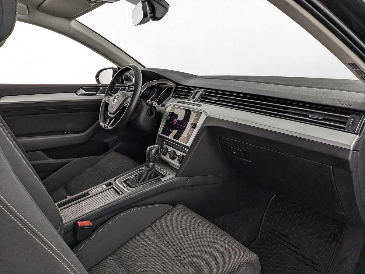 Купить Volkswagen Passat с пробегом. Фото: #8