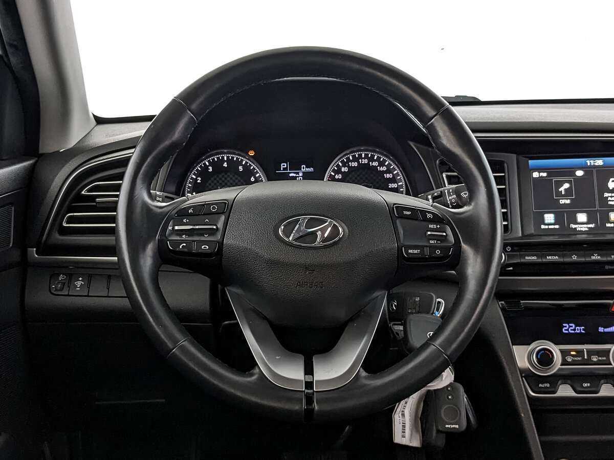 Купить Hyundai Elantra с пробегом. Фото: #17
