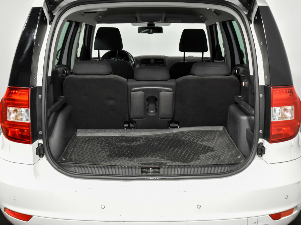 Купить Skoda Yeti с пробегом. Фото: #17