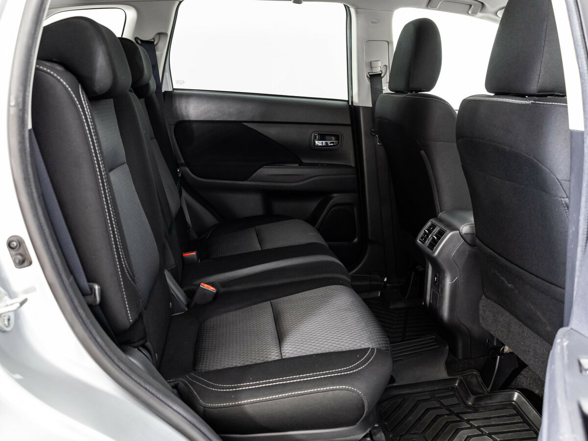 Купить Mitsubishi Outlander с пробегом. Фото: #13