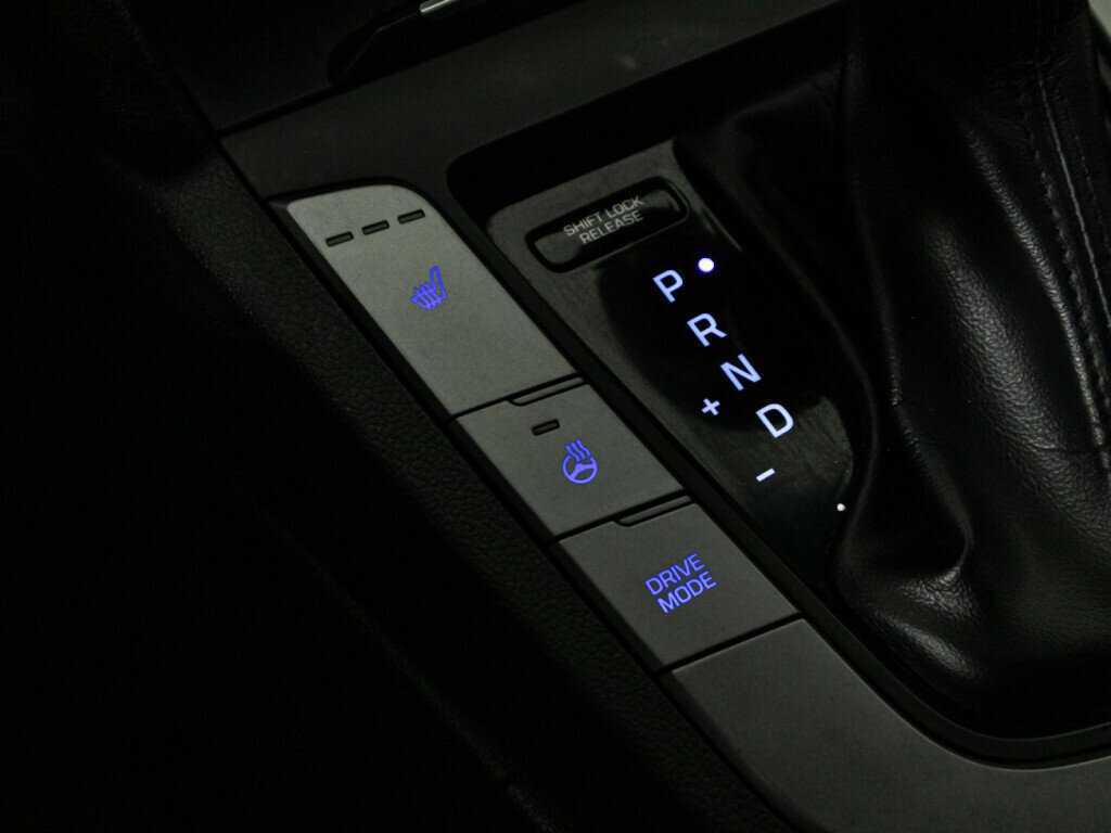 Купить Hyundai Elantra с пробегом. Фото: #17