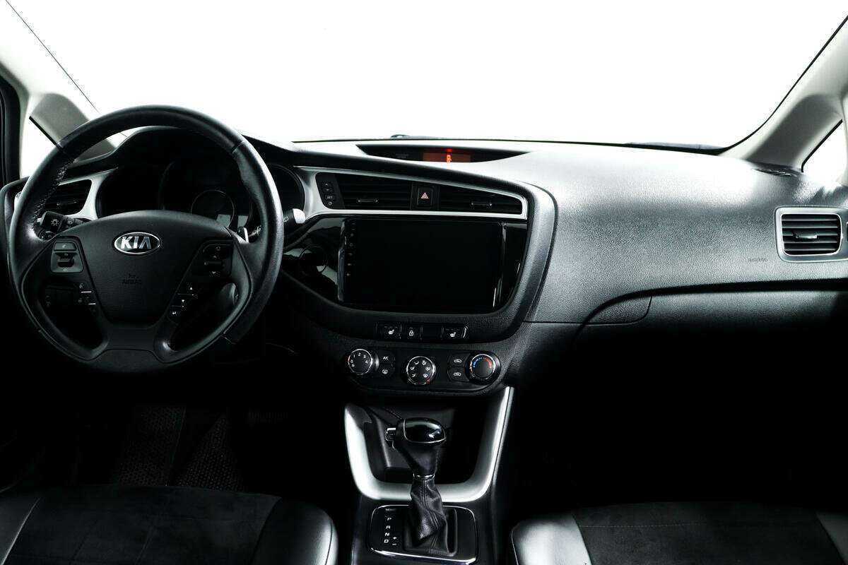 Купить Kia Ceed с пробегом. Фото: #10