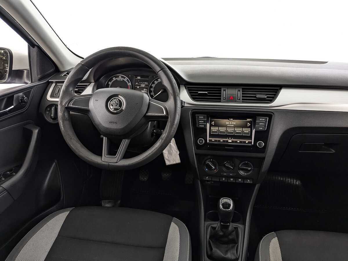 Купить Skoda Rapid с пробегом. Фото: #16