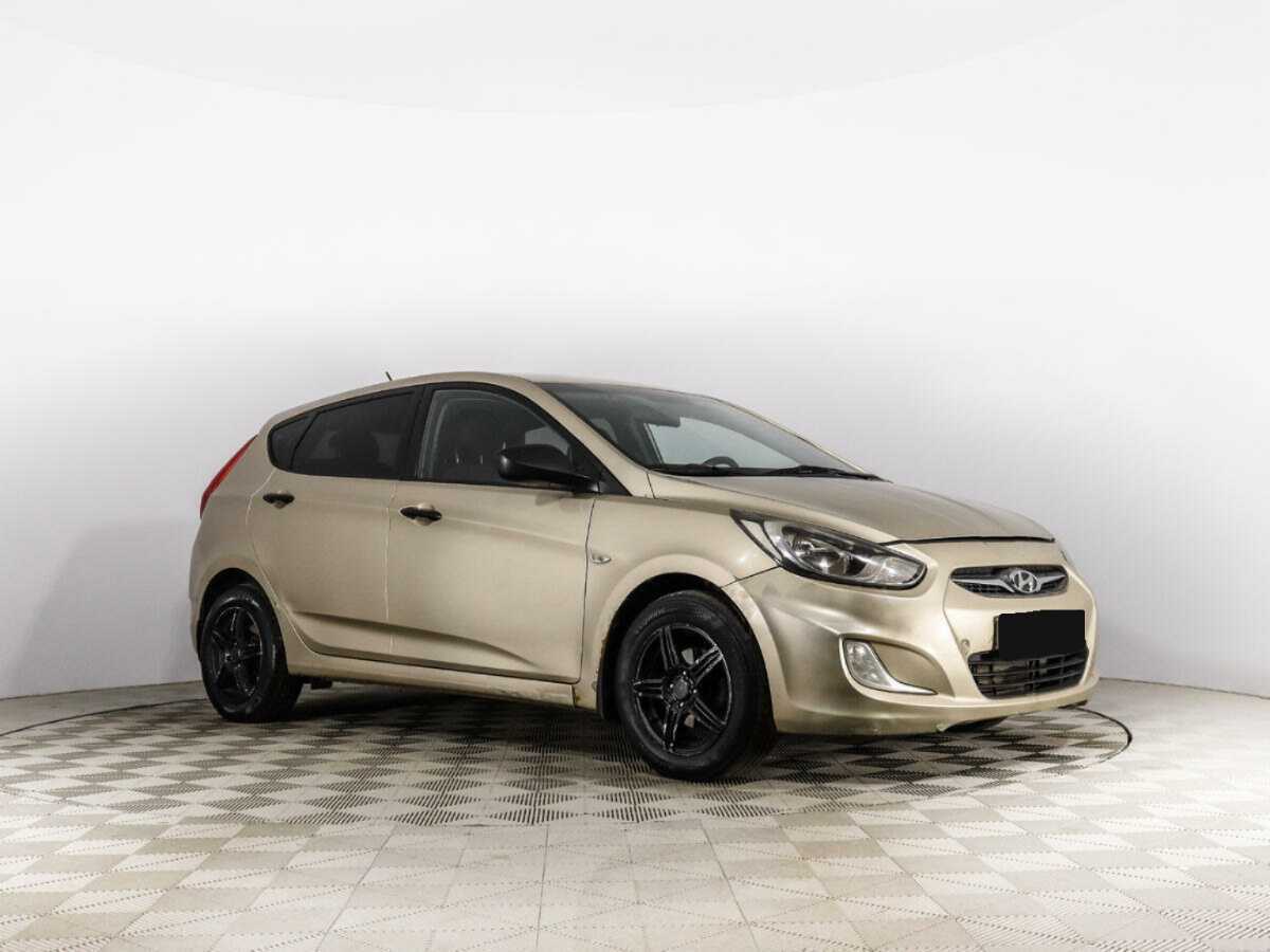 Купить Hyundai Solaris с пробегом. Фото: #2