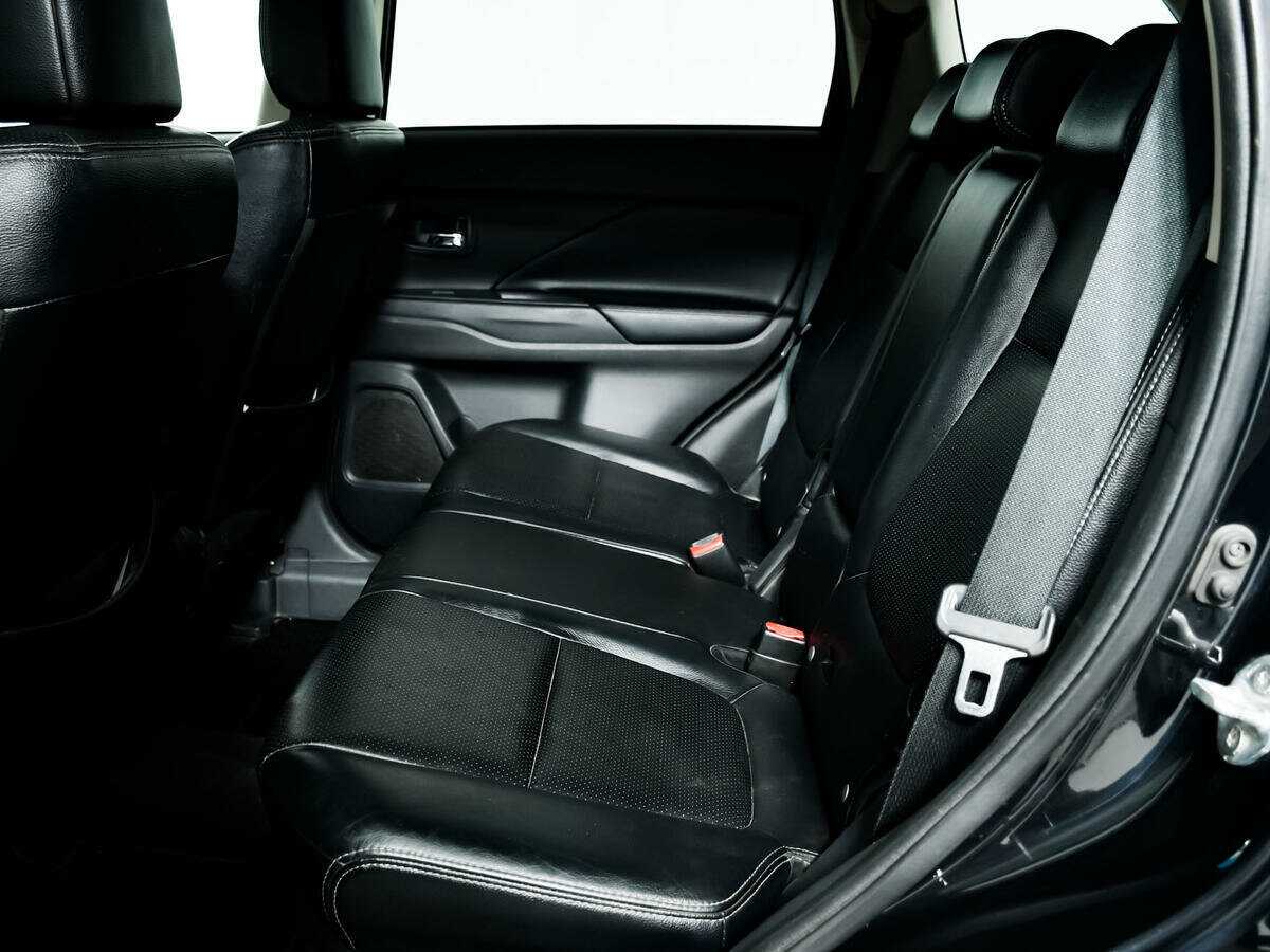Купить Mitsubishi Outlander с пробегом. Фото: #9