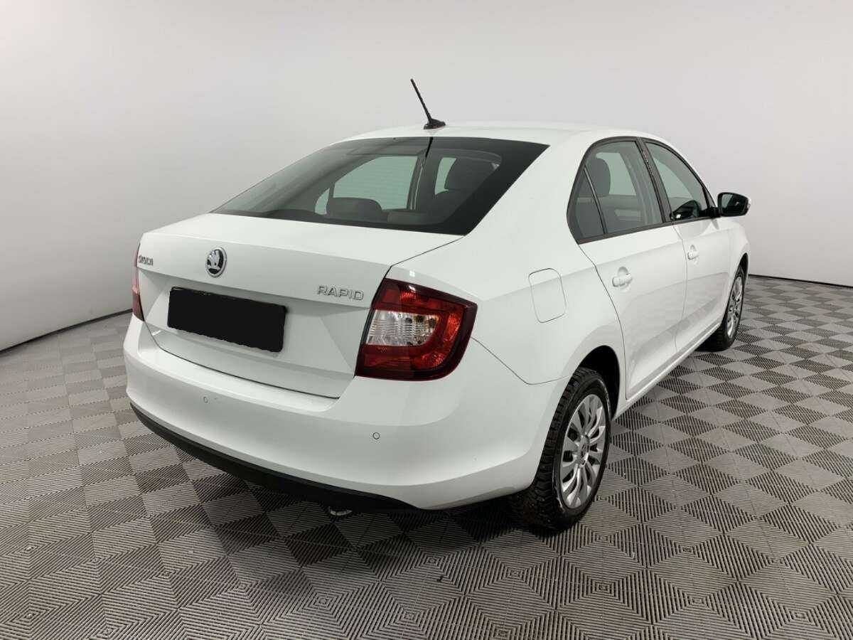Купить Skoda Rapid с пробегом. Фото: #4